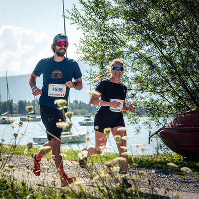 The participants of the Achensee Run are rewarded with breathtaking panoramic views of the lake.