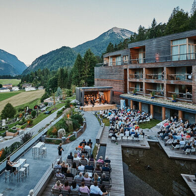 KLASSIK.UNIQUE. im DAS KRONTHALER ist eine Uraufführung eines Erlebnisses, das höchste Harmonie in Kunst, Klang und Kulinarik bietet.