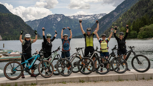 radfahren-achensee-achenkirch-gruppenfoto.jpg