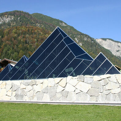 Tiroler Steinöl Vitalberg in Pertisau am Achensee Der Tiroler Steinöl Vitalberg in Pertisau am Achensee ist ein Ausflugsziel für Groß und Klein.