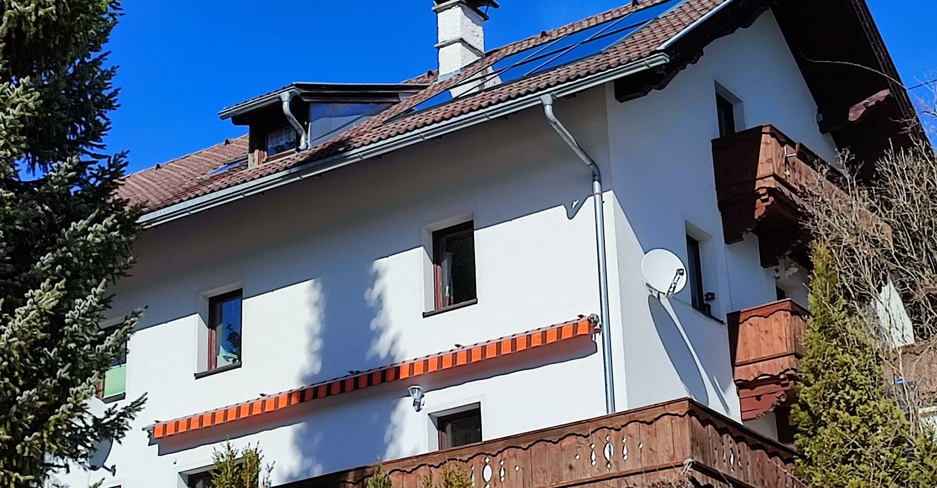 Haus-von-aussen.jpg