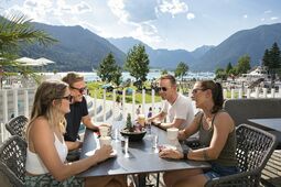 toller Seeblick - auf der Sonnenterrasse des Lagoon Restaurant