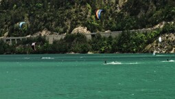 kitesurfing - in the middle of the lake - start at the Uferstraße (shore road)